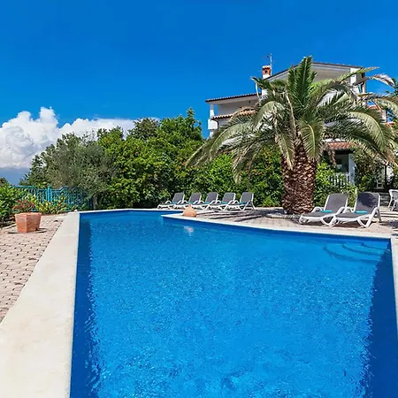 Stunning In With Swimming Pool Apartment
