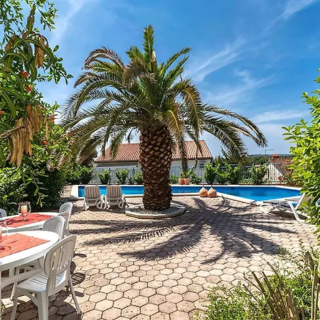 Stunning In With Swimming Pool Apartmán *